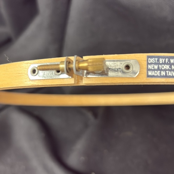 Twelve 12” embroidery hoops - Picture 4 of 4